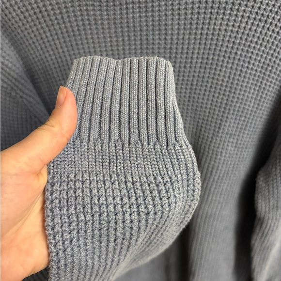 Levi's Men's Textured waffle blue Crewneck Sweater large - Picture 3 of 6